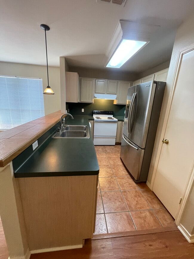 Building Photo - 15413 Palmira Ave
