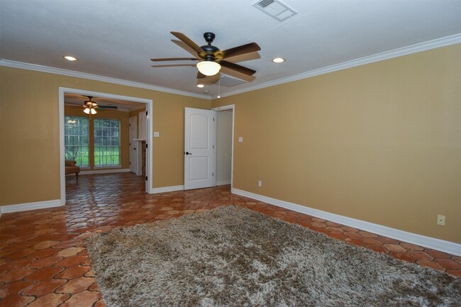 Building Photo - 18603 Point Lookout Dr