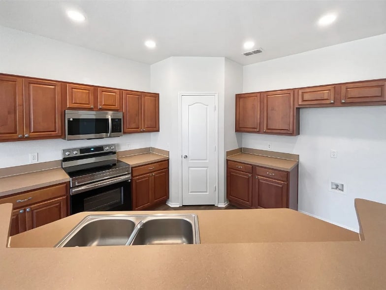Building Photo - 13408 Dove Ranch Rd