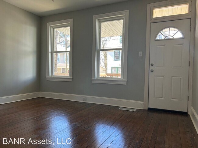 Building Photo - 3 br, 2 bath House - 23 Chestnut Street