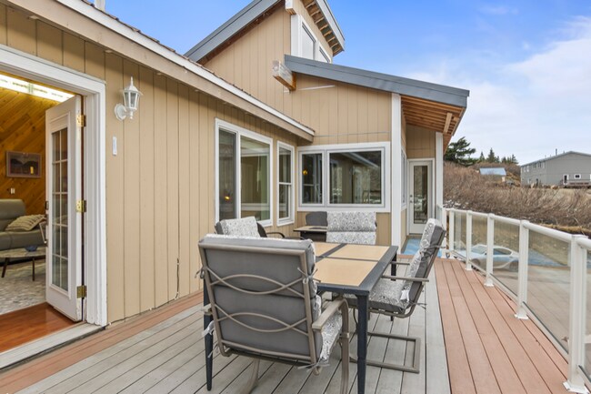 Building Photo - 16131 Black Bear Dr