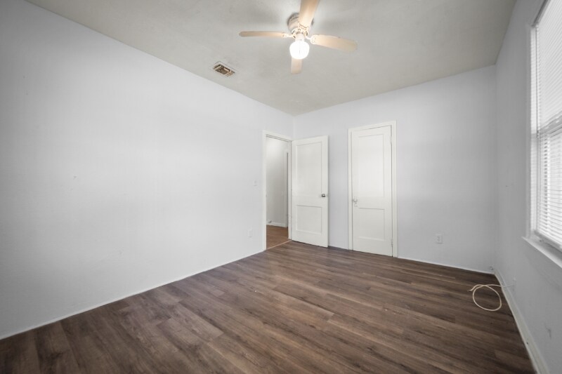 Building Photo - 1602 Wambolt St