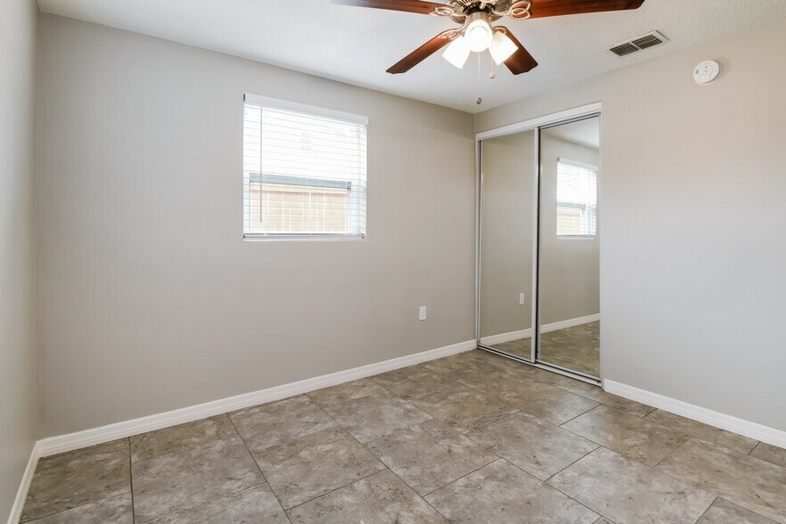 Building Photo - 4024 Cranbrook Pl