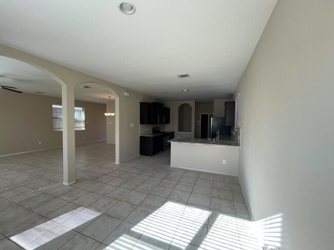 Building Photo - Spacious 4-Bedroom Family Home with Open F...