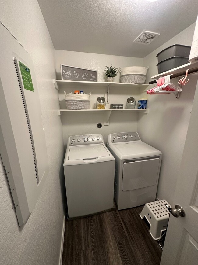 Building Photo - 5730 Pampus Prairie Rd