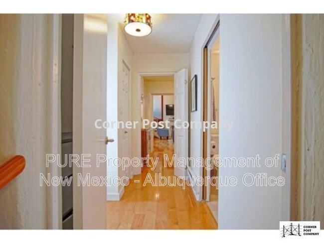 Building Photo - 404 Dartmouth Dr SE