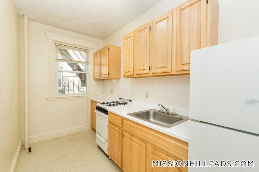Building Photo - 49 Worthington St