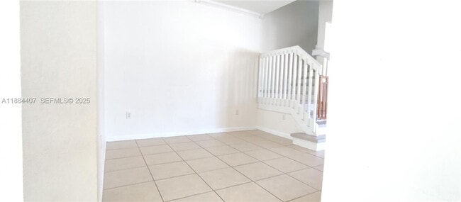 Building Photo - 2616 SE 14th Ave