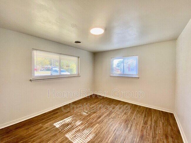 Building Photo - 2027 Lee St