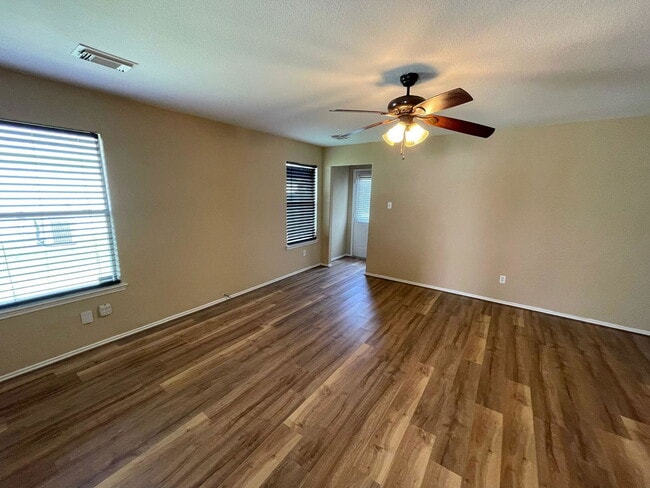 Building Photo - 8714 Sunset Pond Dr