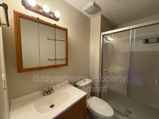 Building Photo - 2421 Bentree Ct