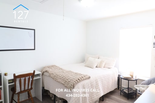 Building Photo - Conveniently Located Single Family Home with lots of space!