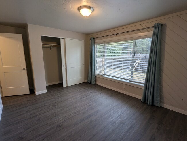 Building Photo - 60865 Jasmine Pl