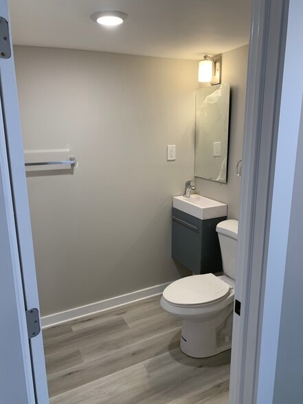 Basement Bath - 1817 Ashley St