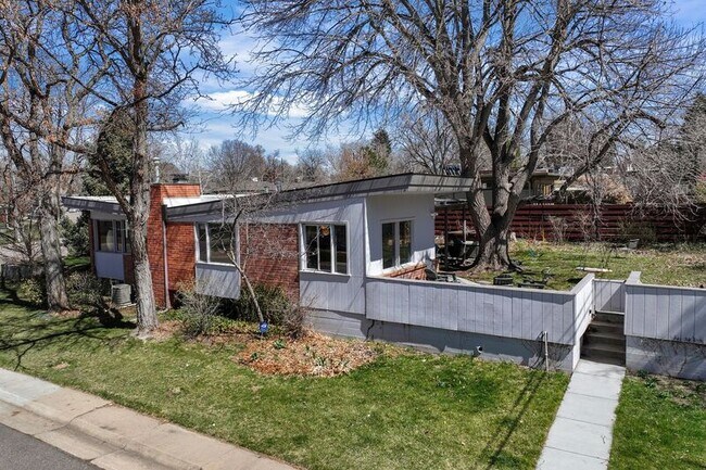 Building Photo - 1400 E Bates Ave