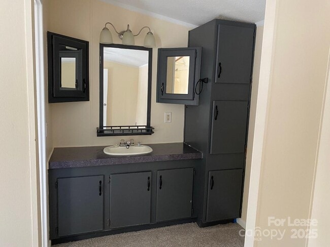 Building Photo - 116 Tulip Tree Ct