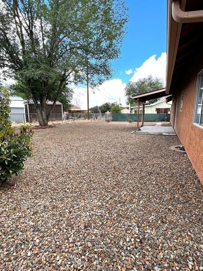 Building Photo - Three Bedroom Home with RV/Boat Parking ~ Prescott Valley