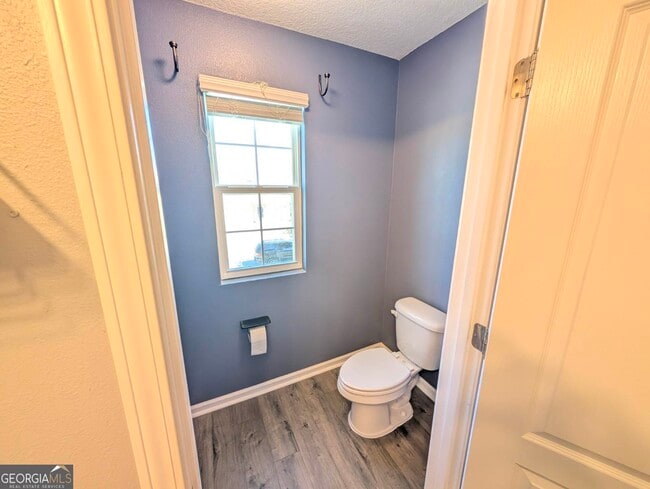 Building Photo - 215 Brooklet Cir