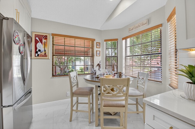 Building Photo - 7677 Lexington Club Blvd