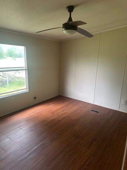 Building Photo - 45 Dandelion St