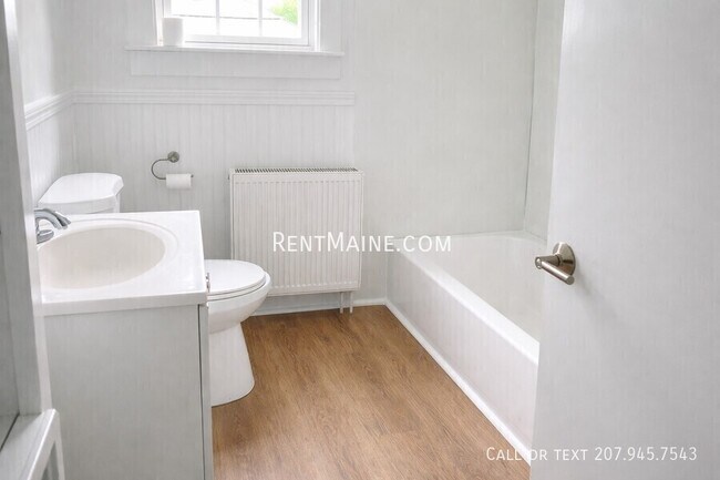 Building Photo - 11 Somerset St