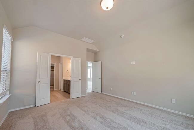 Building Photo - 32005 Towering Birch Trl