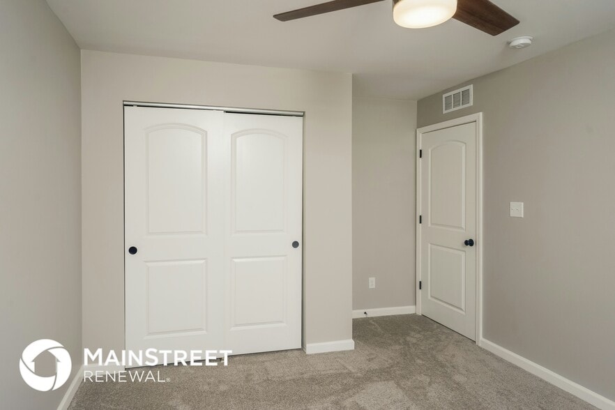 Building Photo - 2064 N Sarah Dr