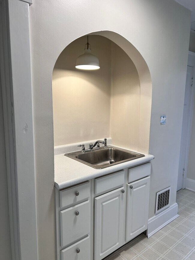 Building Photo - 3406 Erie Ave