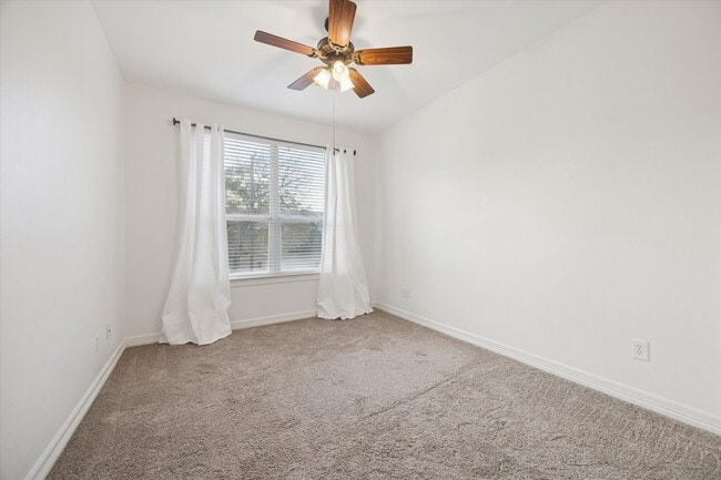 Building Photo - 3313 New Garden View Ln