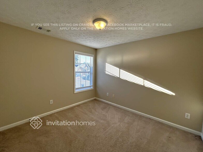Building Photo - 720 Clairidge Ln SW