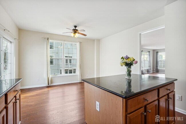 Building Photo - 1501 Gabriel Ln