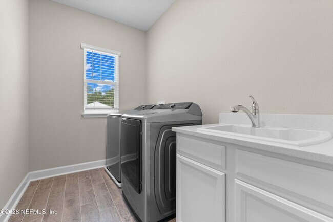 Building Photo - 321 Marquesa Cir