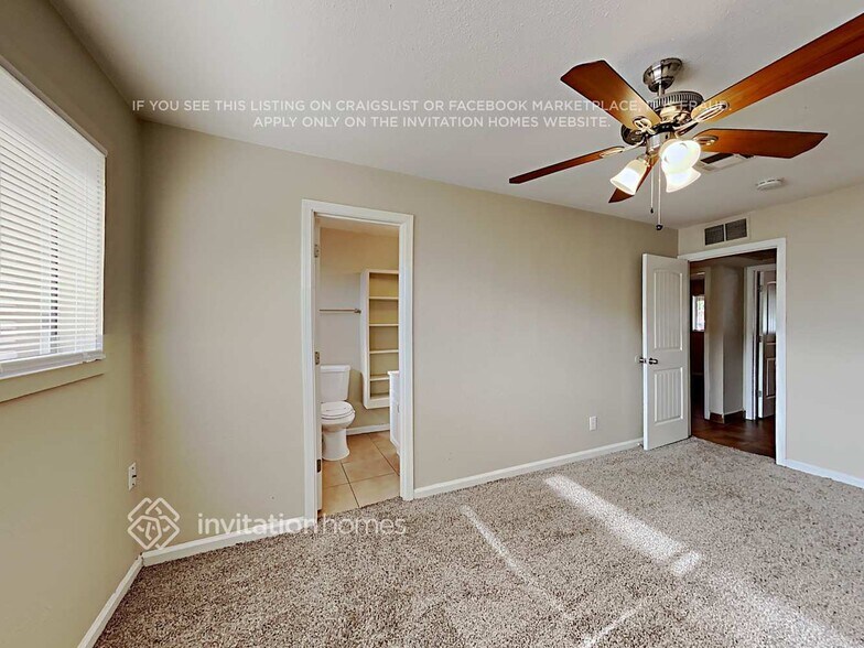 Building Photo - 2335 E Beverly Ln