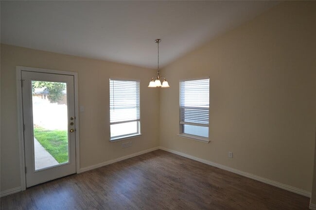 Building Photo - 1413 Colorado Bend Dr