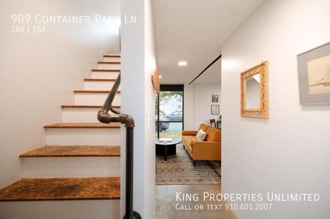 Building Photo - 909 Container Park Ln