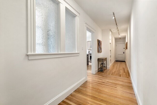 Building Photo - 43 Linnaean St