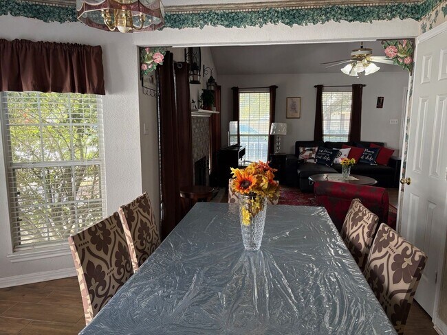 Building Photo - 309 Station Creek Dr