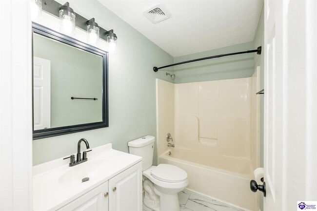 Building Photo - 115 Poplar Cir