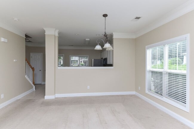 Building Photo - 2 Bedroom, 2.5 Bath in Hampton Forest- Mov...