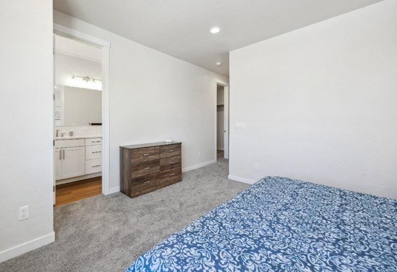 Building Photo - 12479 W Endsley Ln