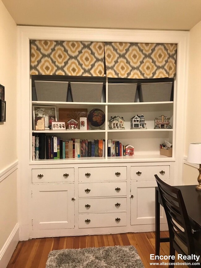 Building Photo - 1463 Beacon St