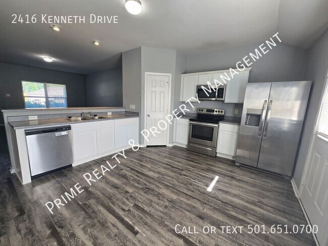 Building Photo - 2416 Kenneth Dr