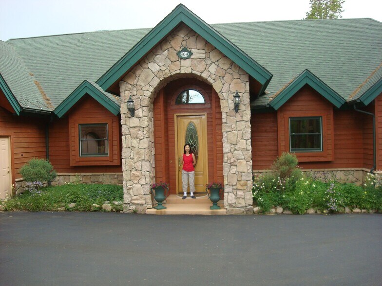 Building Photo - 464 Silver Cir