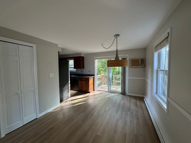 Building Photo - 20 Northwoods Cir