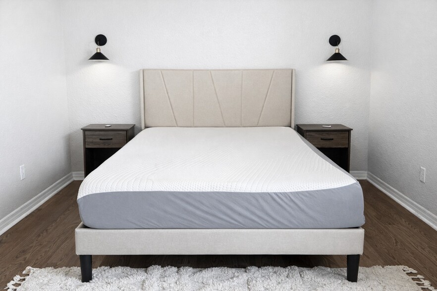 Building Photo - 2918 Antique Oaks Cir