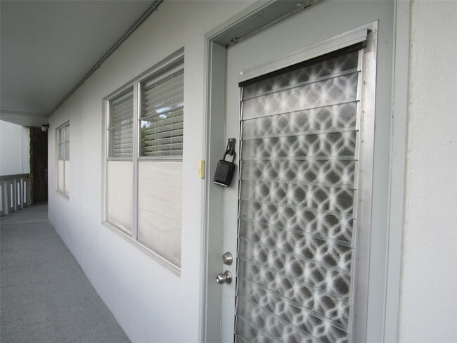 Building Photo - 3001 Portofino Isle