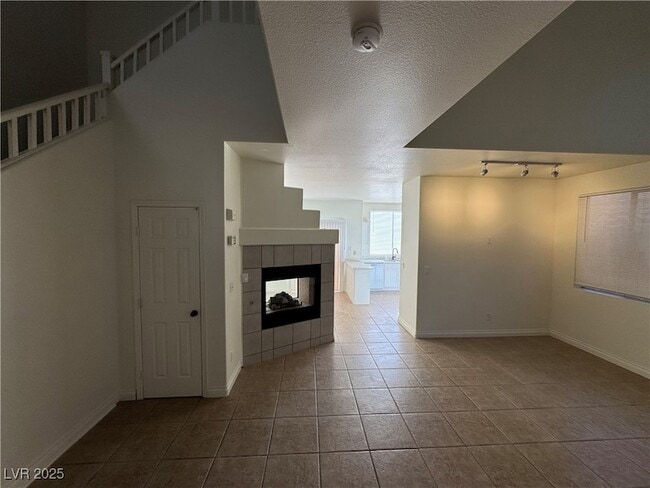 Building Photo - 2721 Pan Pacific Rd