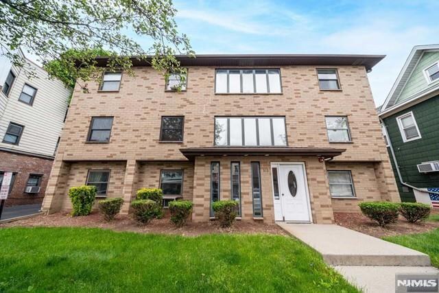 Building Photo - 141 Park Ave