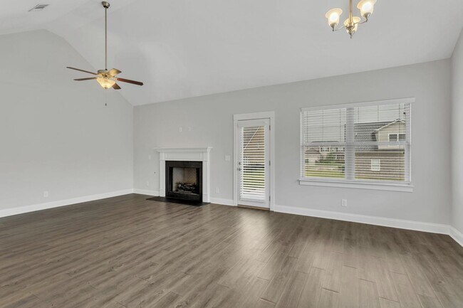 Building Photo - 4BR/3.5BA All-Brick Home Near Top Williams...