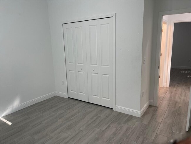 Building Photo - 104 W Greenbriar Pl
